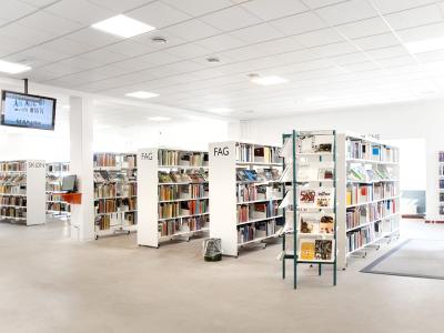 Billede inde fra Svinninge bibliotek
